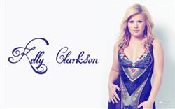 Kelly Clarkson in Muticolor Outfit