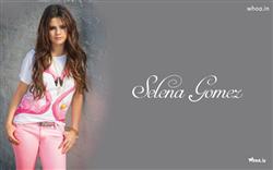 Selena Gomez in White Designer T-Shirt