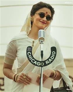 Alia Bhatt look saree Gangubai with wearing blackg