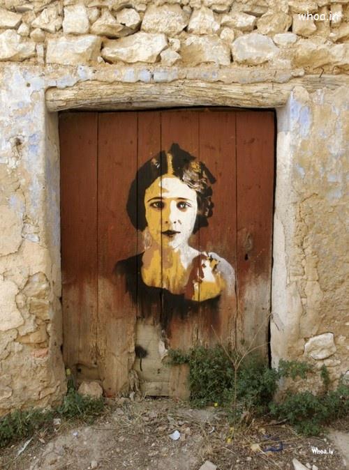 Antique Door Painting Hd Wallpaper