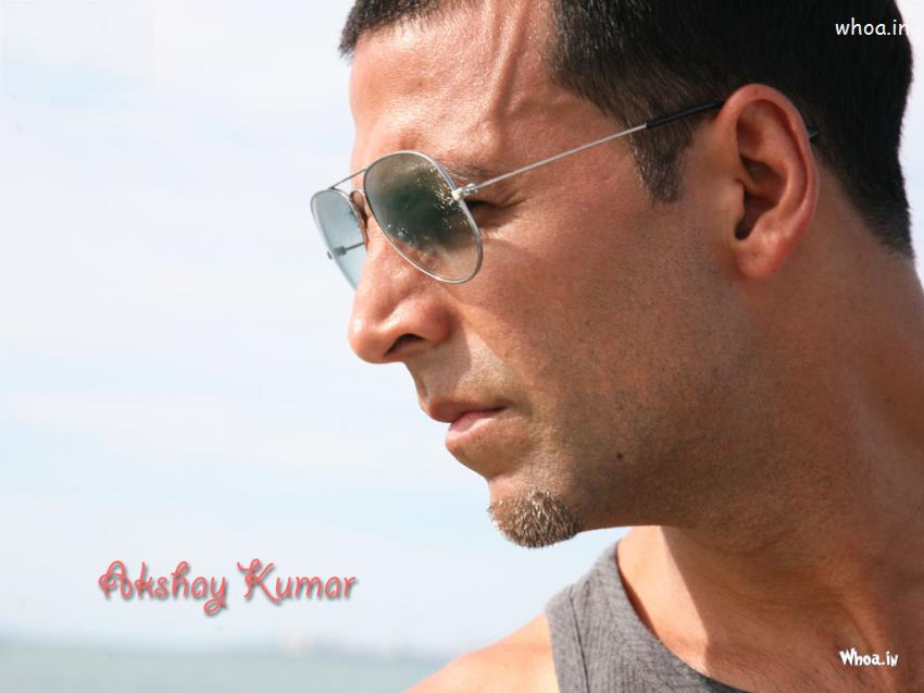 Akshay Kumar With Sunglasses Hd Wallpaper