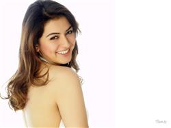 hansika motwani backless smile hd wallpaper