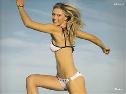 mariya sharapowa runing in a white bikini