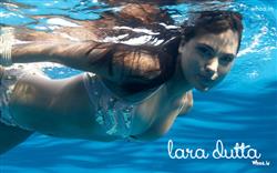 Hot Lara Dutta Swimming UnderSea Wallpaper HD