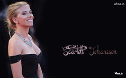 Hot Scarlett Johansson Giving Smilling Pose in Black Dress
