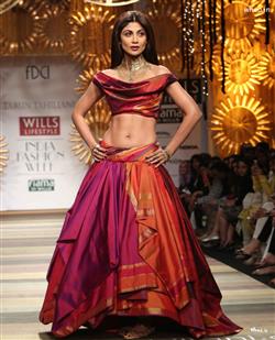 Shilpa Shetty in Fashion Show Ramp Walk Wallpaper  