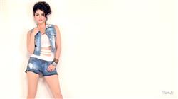 Sunny Leone with White Background HD Wallpaper