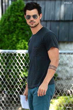 Taylor Lautner Black Sunglass with Natural Background