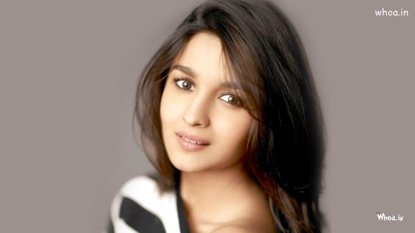 Alia Bhatt Face Closeup With Blur Background Wallpaper