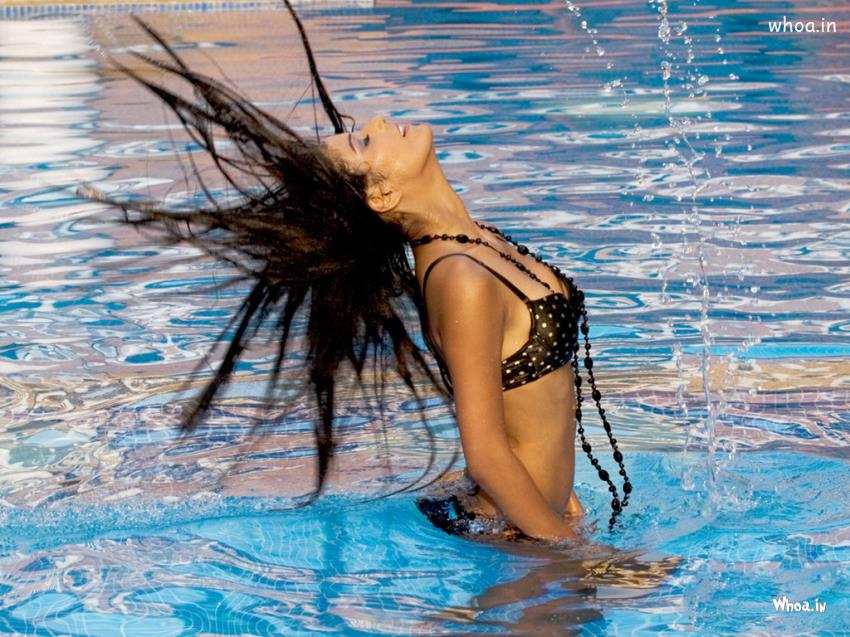 Poonam Pandey Swimming In Black Bikini HD Photoshoot Wallpaper
