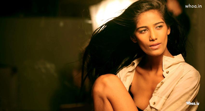Poonam Pandey White Shirt Hot Photoshoot With Face Closeup Wallpaper