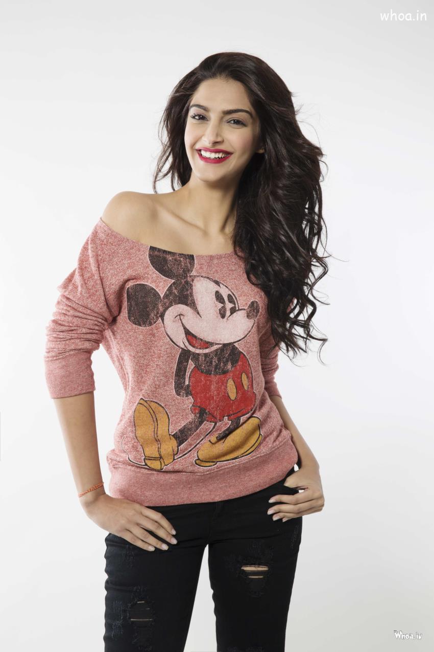 Sonam Kapoor Wear Mick Mouse T-Shirt With Naughty Smile HD Image