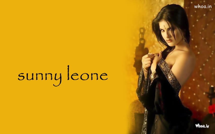 Sunny Leone Sizzles In Black Saree