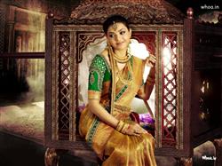 Kajal Agarwal Silk Saree with Designer Gold Jewellery HD Wallpaper