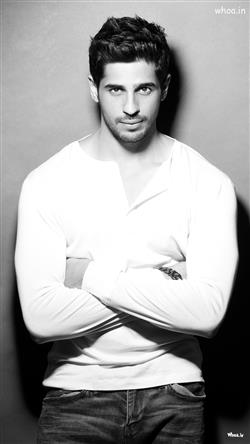 Siddharth Malhotra White T-shirt with Black and White HD Wallpaper