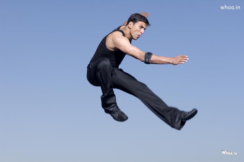Bollywood Stuntman Akshay Kumar HD Bollywood Star Wallpaper
