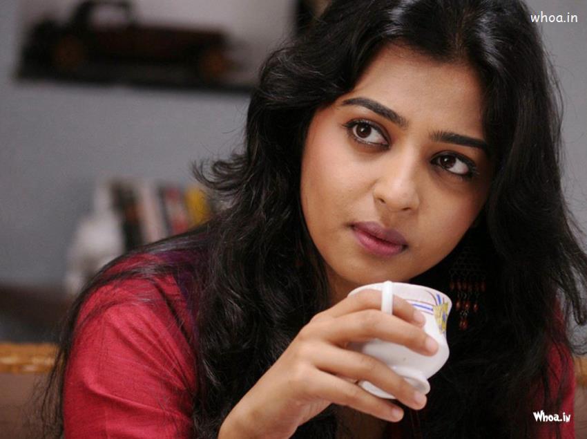Radhika Apte With Cup Of Tea In Lion Movies HD Wallpaper