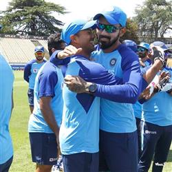 K L Rahul hugging Prithvi Shaw Indian Cricketers H