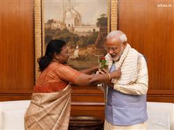 Droupadi Murmu with PM Modi Images