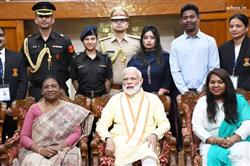 Droupadi Murmu with PM Modi Pictures