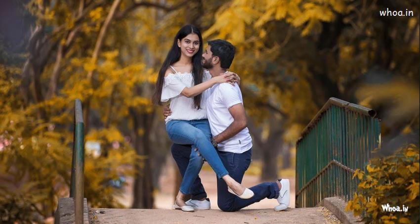 Adorable Couple Poses For Beautiful Portrait Photography