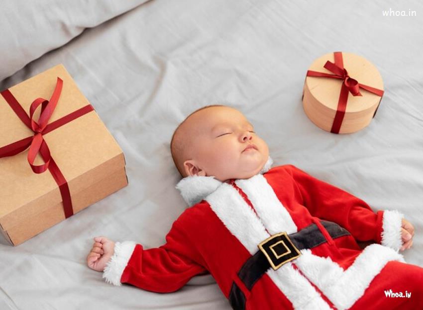 Cute Baby Christmas Photoshoot Images , Babies Christmas Pic