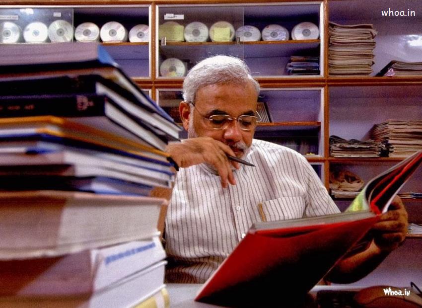 Narendra Modi Reading Book Hd Photo And Hd Wallpaper