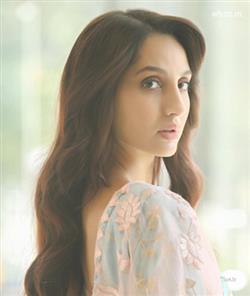 Nora fatehi side faces pose beautiful pictures