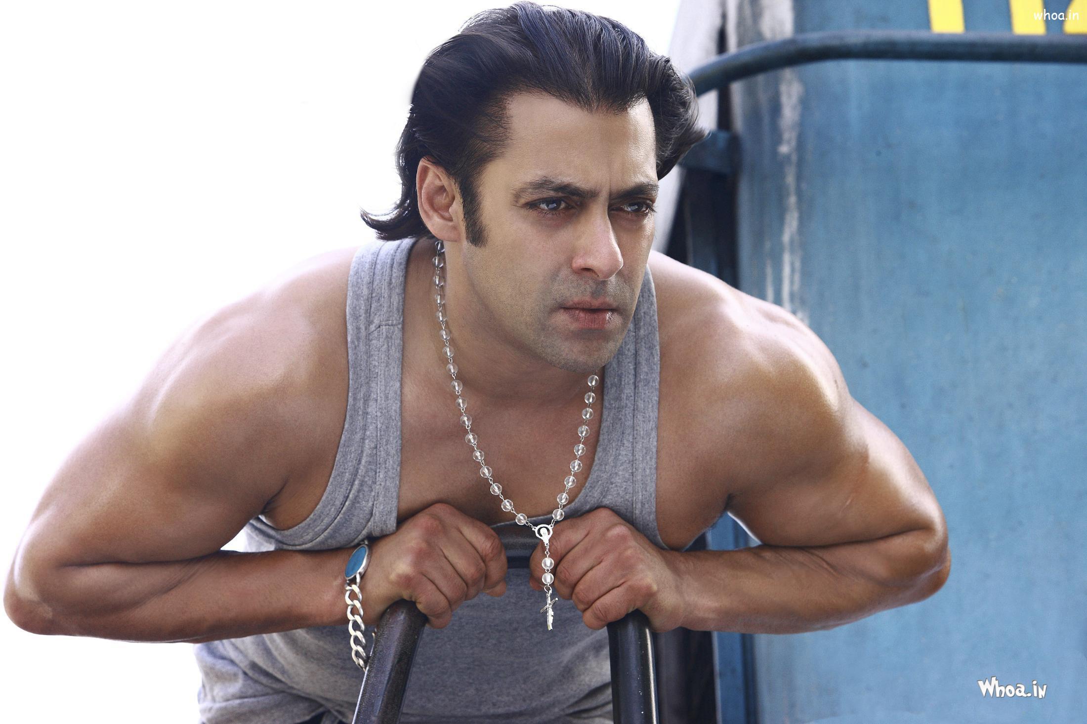 Salman Khan Pose In Veer Movie
