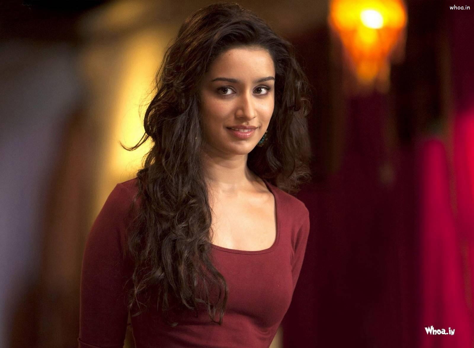 Shraddha Kapoor Sing A Song In Aashiqui-2 Movies Wallpaper